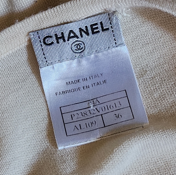 Chanel Ivory Short Puffy Sleeve Sweater Sz. 38 - Picture 5 of 6